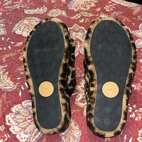 UGG Australia Fluff NEW NEVER WORN - Picture 3 of 3